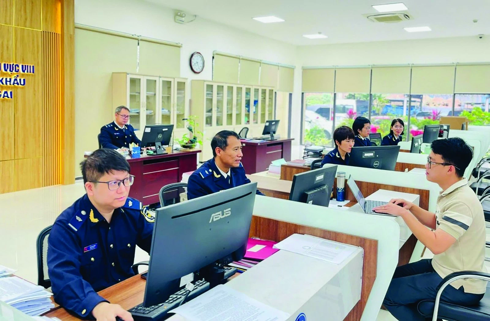 Hải quan khu vực VIII tạo dư địa tăng thu ngân sách Hải quan khu vực VIII tạo dư địa tăng thu ngân sách