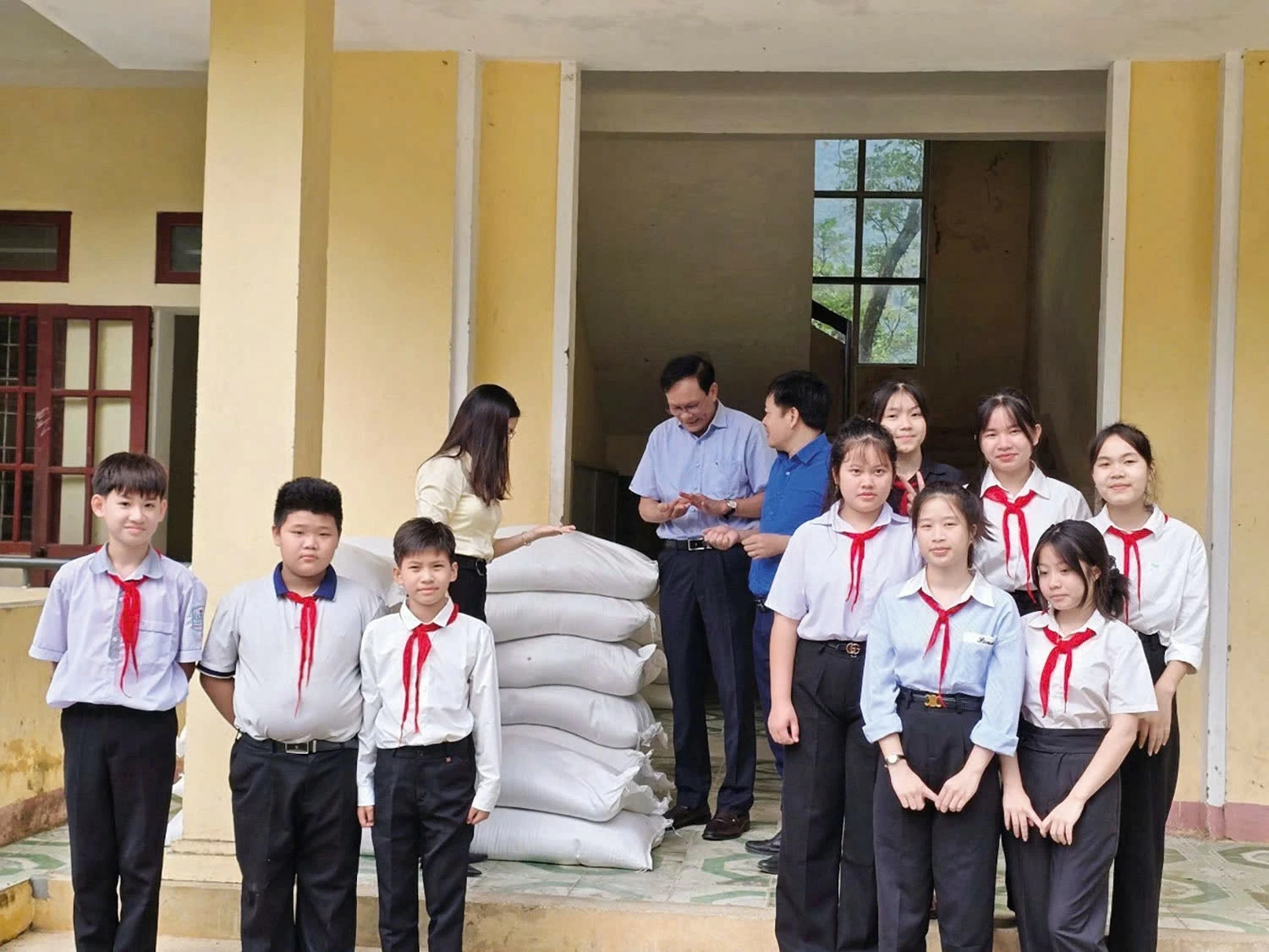 Chi cục Dự trữ Nhà nước khu vực IX: Về đích xuất cấp đợt 1 hơn 660 tấn gạo hỗ trợ học sinh