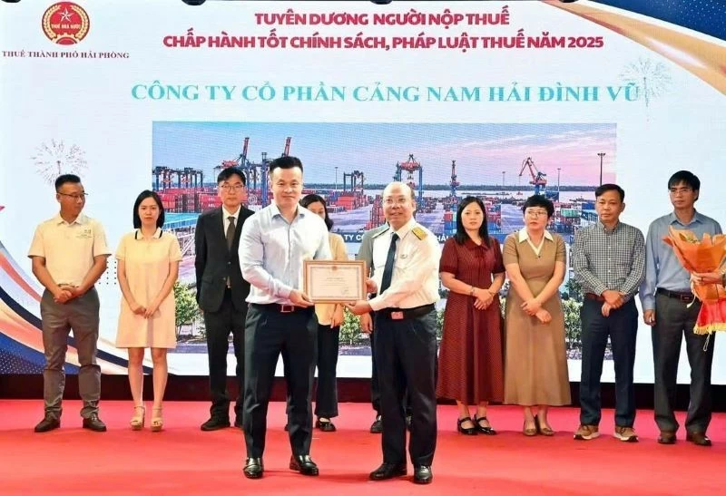Thuế TP. Hải Phòng tuyên dương 135 doanh nghiệp, cá nhân chấp hành tốt chính sách thuế