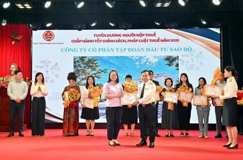 Thuế TP. Hải Phòng tuyên dương 135 doanh nghiệp, cá nhân chấp hành tốt chính sách thuế