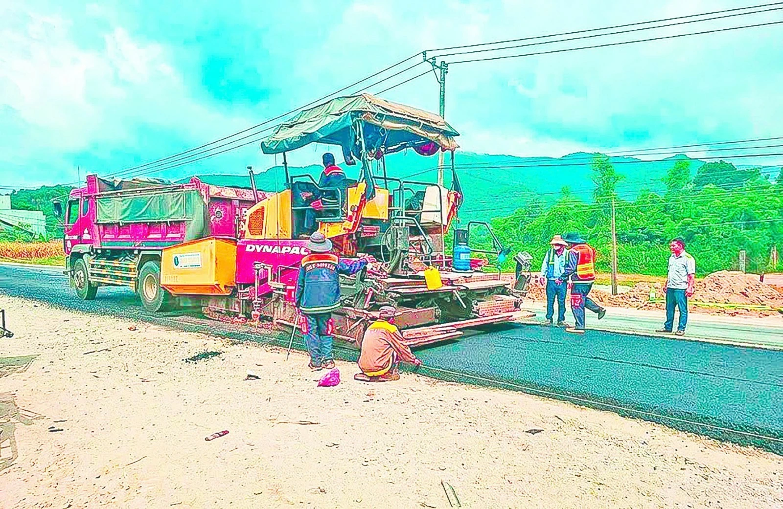 Nỗ lực lấp “khoảng hở” tiến độ tại các dự án liên kết vùng