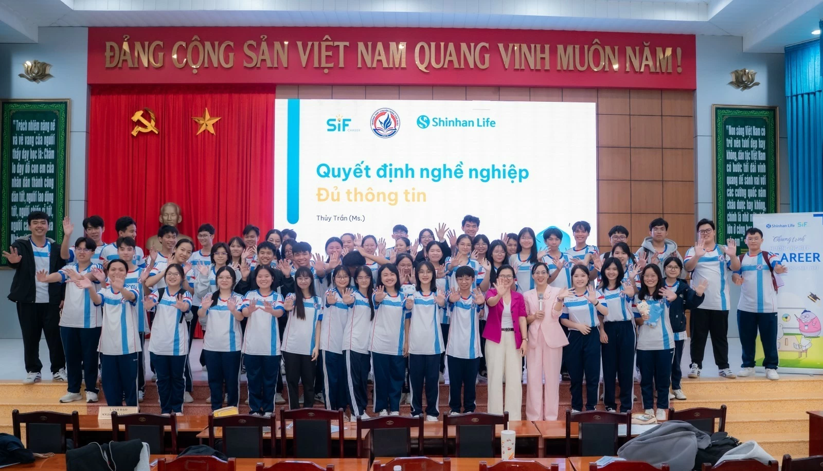 Shinhan Life Việt Nam hoàn thành chương trình hướng nghiệp S-Career 2026 cho học sinh trung học phổ thông