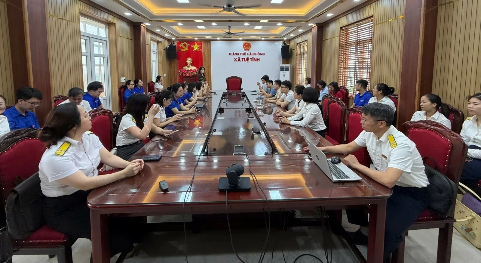 Thuế TP. Hải Phòng triển khai đợt cao điểm hỗ trợ người nộp thuế cài đặt eTax Mobile, nộp thuế điện tử