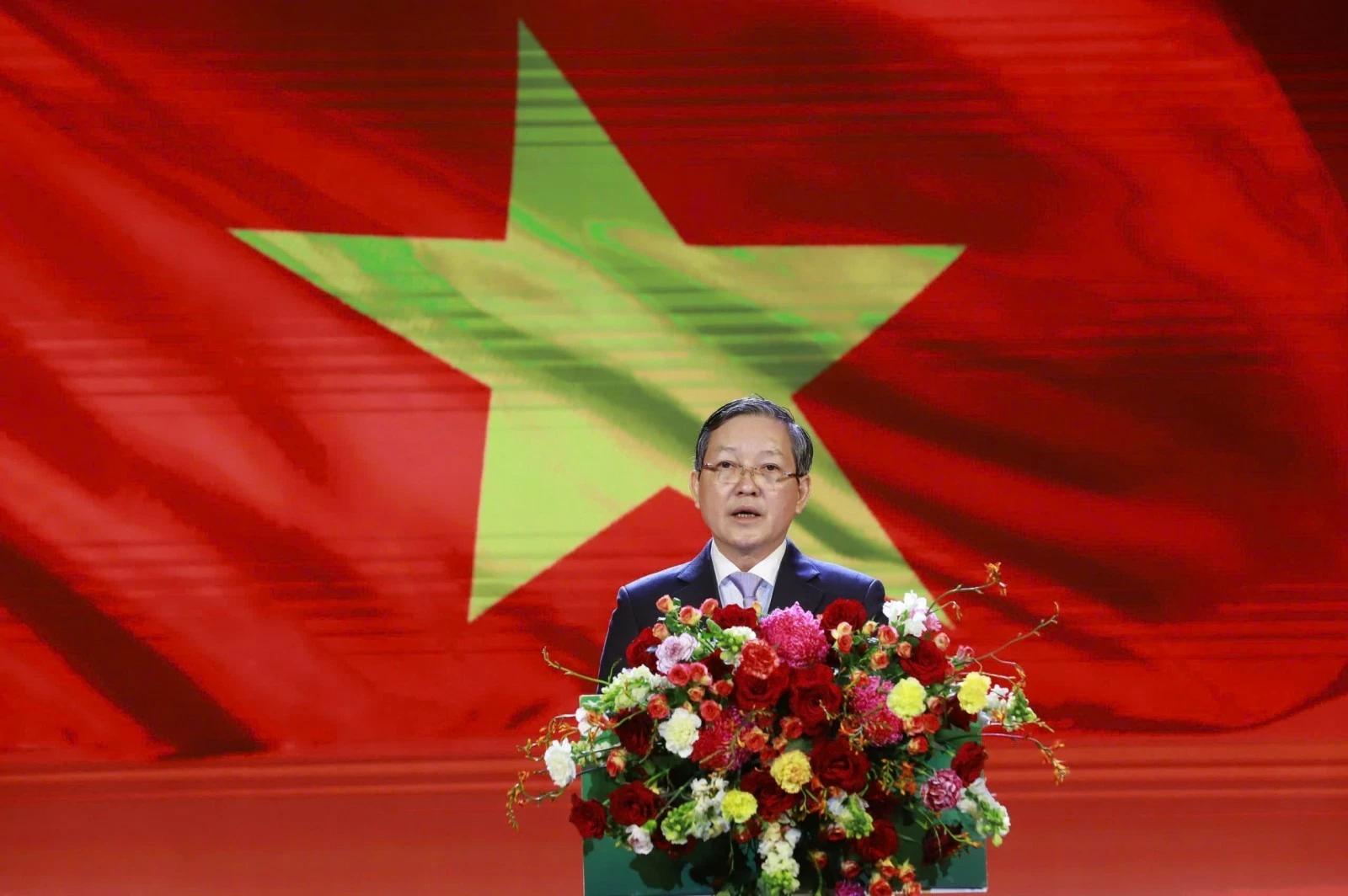 Tôn vinh và trao danh hiệu 96 gương mặt nông dân tiêu biểu “Nông dân Việt Nam xuất sắc 40 năm Đổi mới