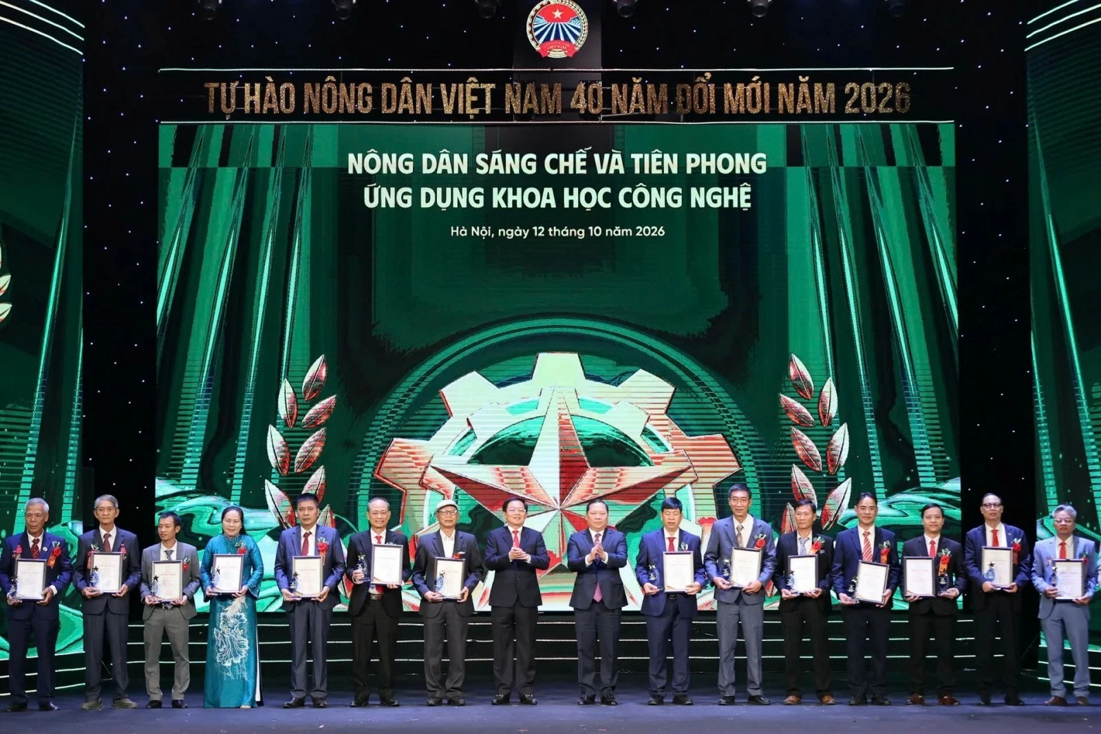Vinh danh 96 Nông dân Việt Nam xuất sắc thời kỳ Đổi mới
