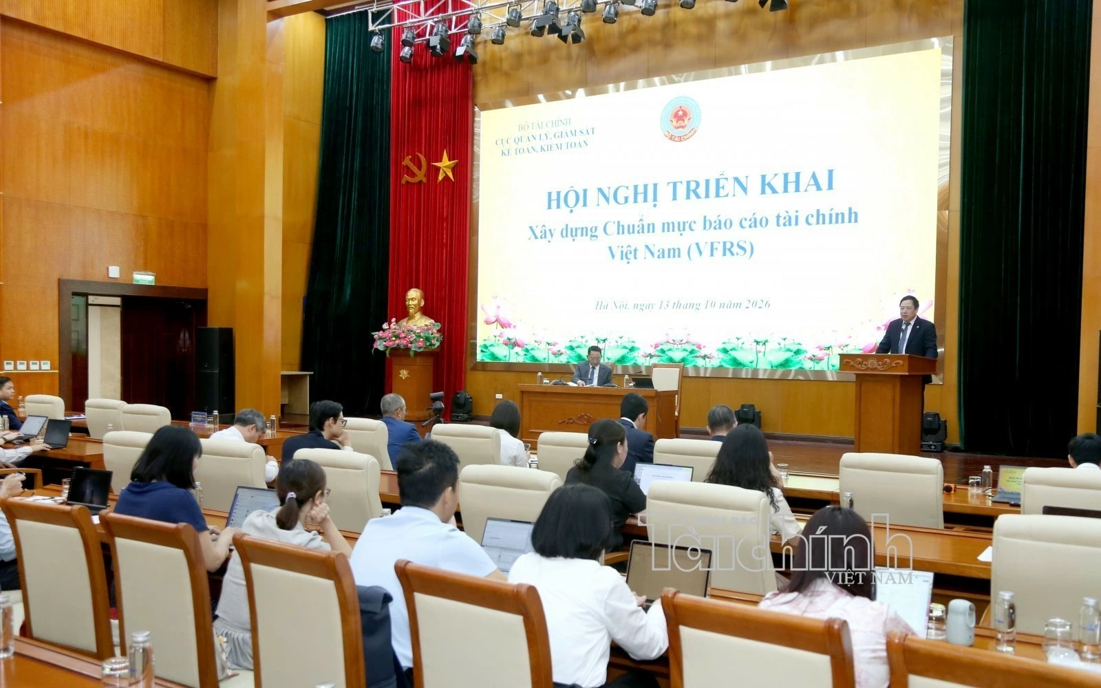 chinh thuc trien khai xay dung 42 chuan muc bao cao tai chinh viet nam