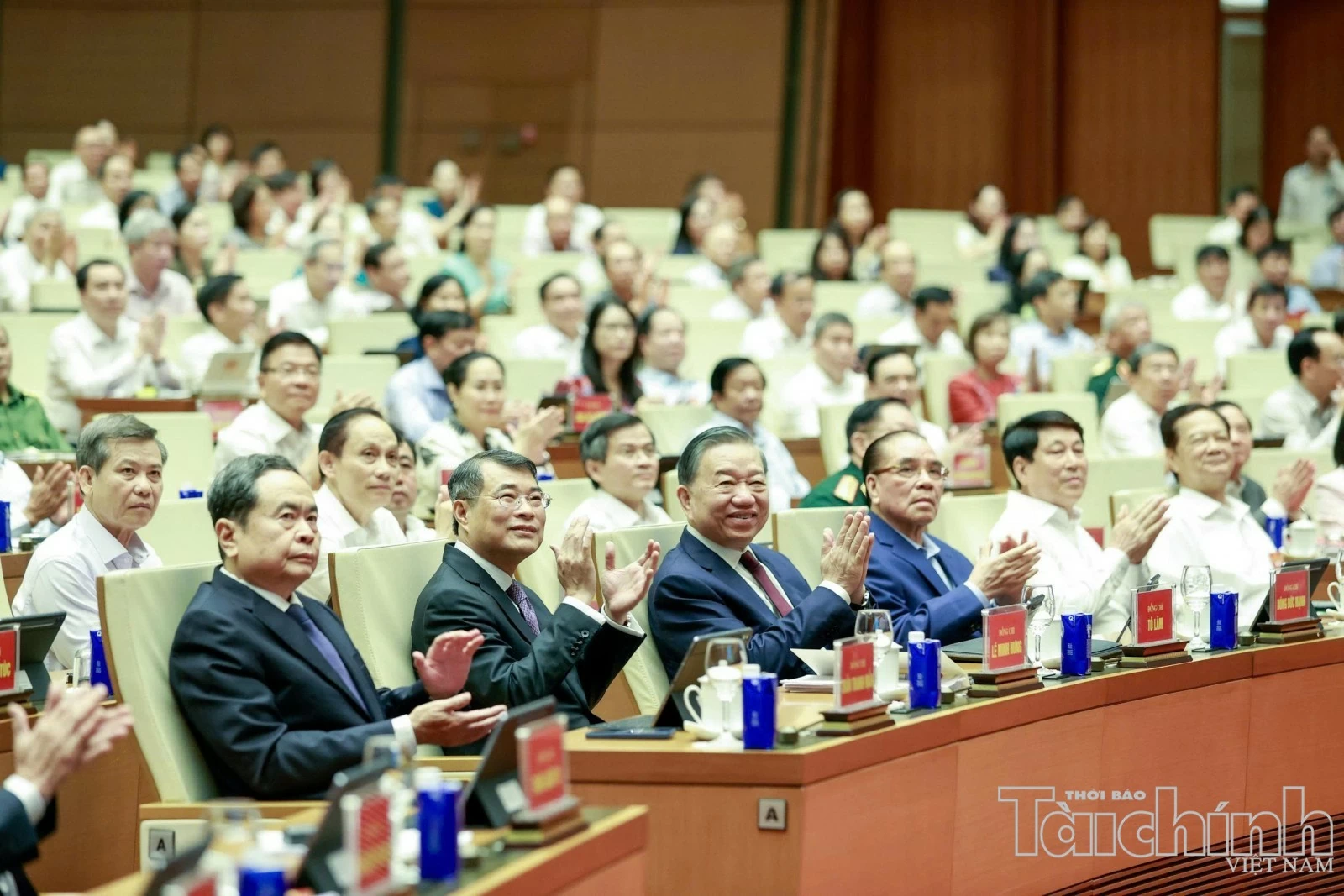 Hơn 2,72 triệu đại biểu tham dự Hội nghị toàn quốc quán triệt, triển khai thực hiện Nghị quyết Trung ương 4 Hơn 2,72 triệu đại biểu tham dự Hội nghị toàn quốc quán triệt, triển khai thực hiện Nghị quyết Trung ương 4