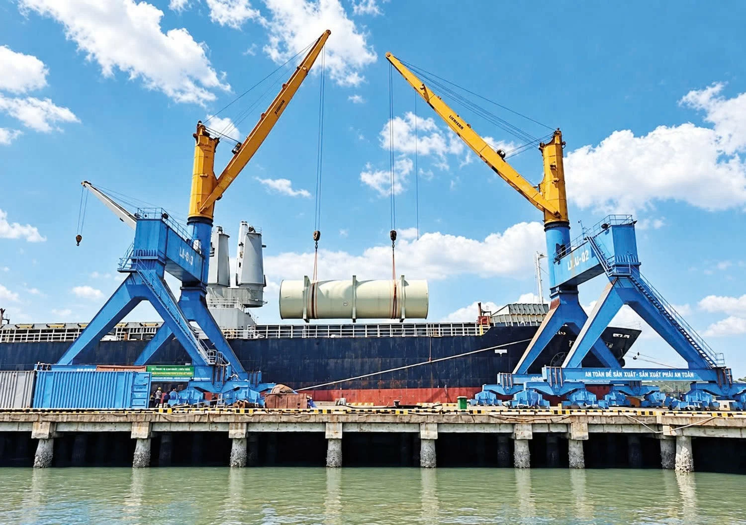 TP. Hồ Chí Minh: Hướng tới trung tâm trung chuyển quốc tế và logistics tầm khu vực