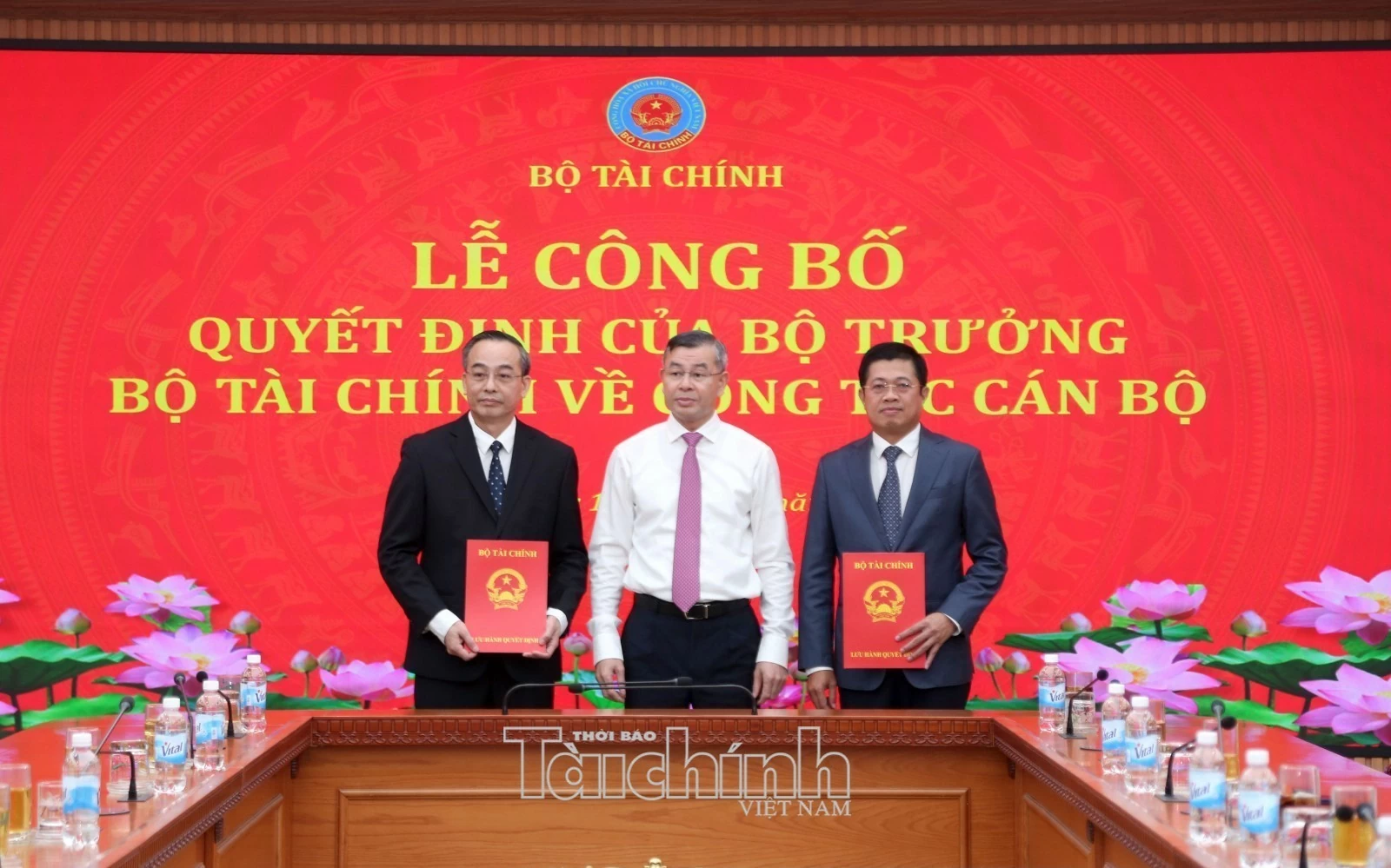 bo tai chinh bo nhiem vu truong vu to chuc can bo giam doc kho bac nha nuoc
