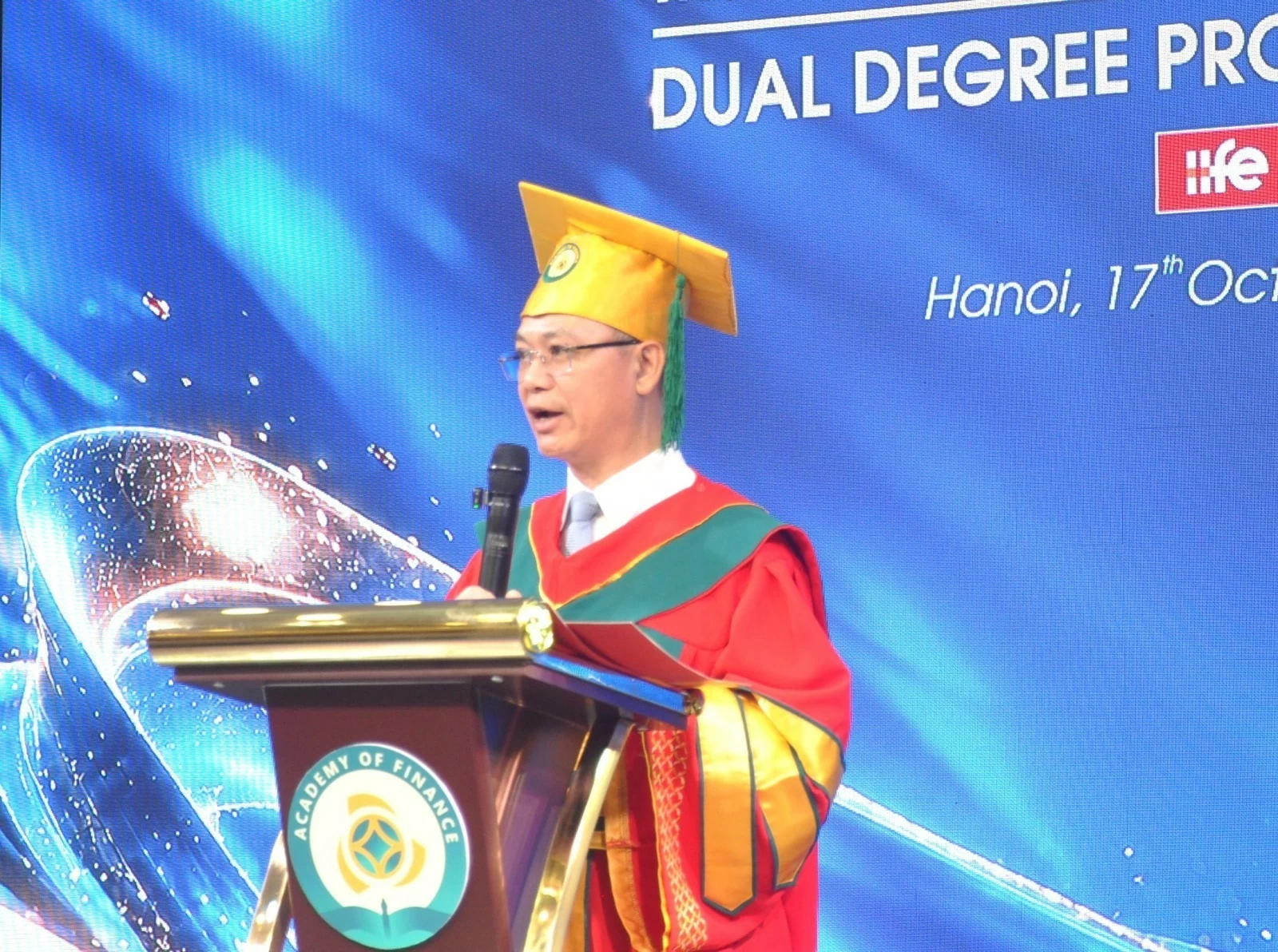 Học viện Tài chính: Viện Đào tạo quốc tế trao bằng tốt nghiệp cho 97 Tân Thạc sĩ, Cử nhân DDP Học viện Tài chính: Viện Đào tạo quốc tế trao bằng thạc sĩ và cử nhân cho các học viên