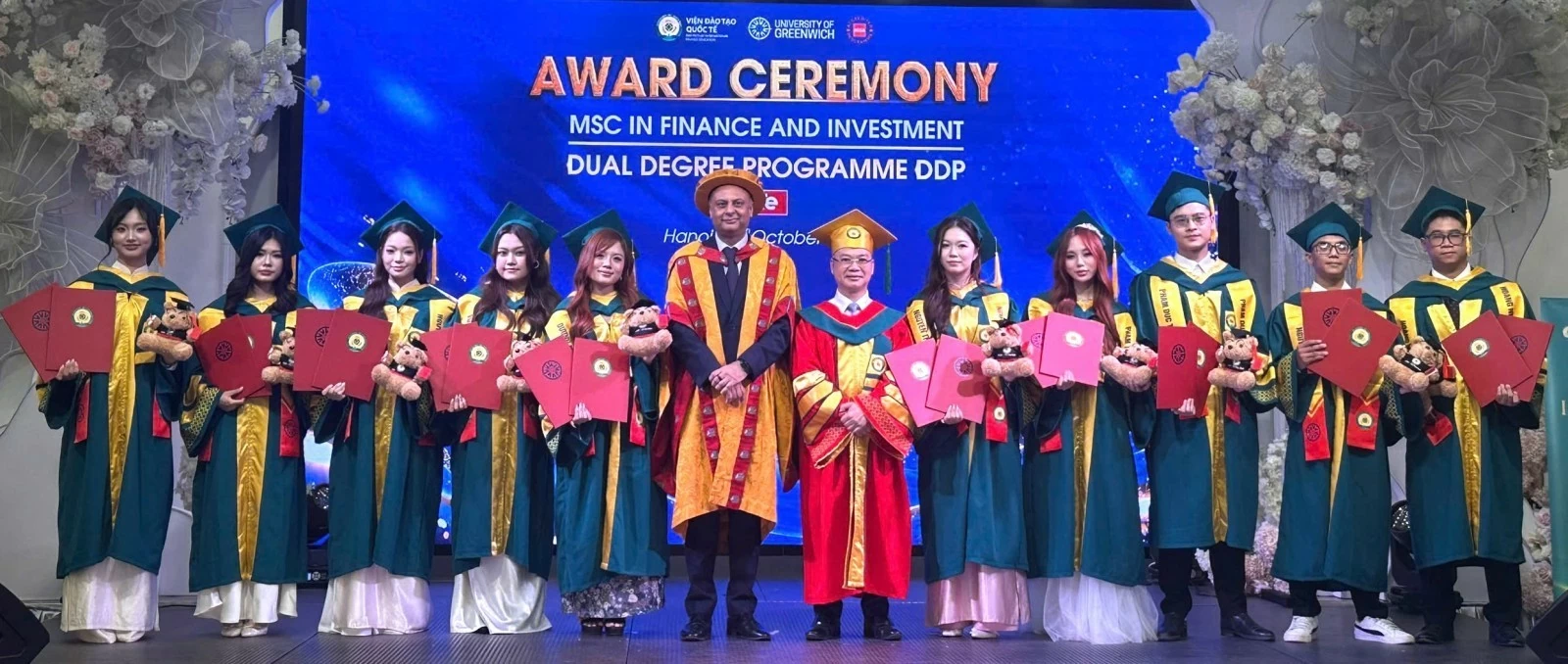 Học viện Tài chính: Viện Đào tạo quốc tế trao bằng tốt nghiệp cho 97 Tân Thạc sĩ, Cử nhân DDP Học viện Tài chính: Viện Đào tạo quốc tế trao bằng thạc sĩ và cử nhân cho các học viên
