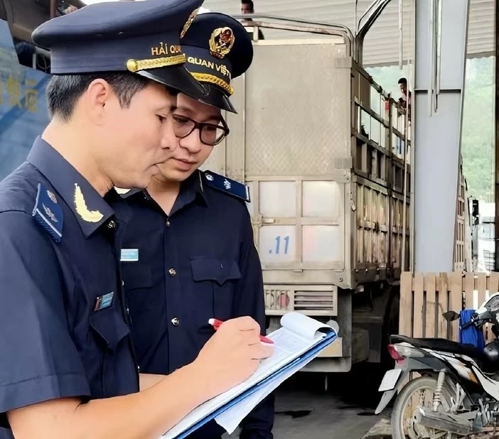 Hải quan đề xuất gỡ vướng chính sách quản lý urê nhập khẩu Hải quan đề xuất gỡ vướng chính sách quản lý urê nhập khẩu