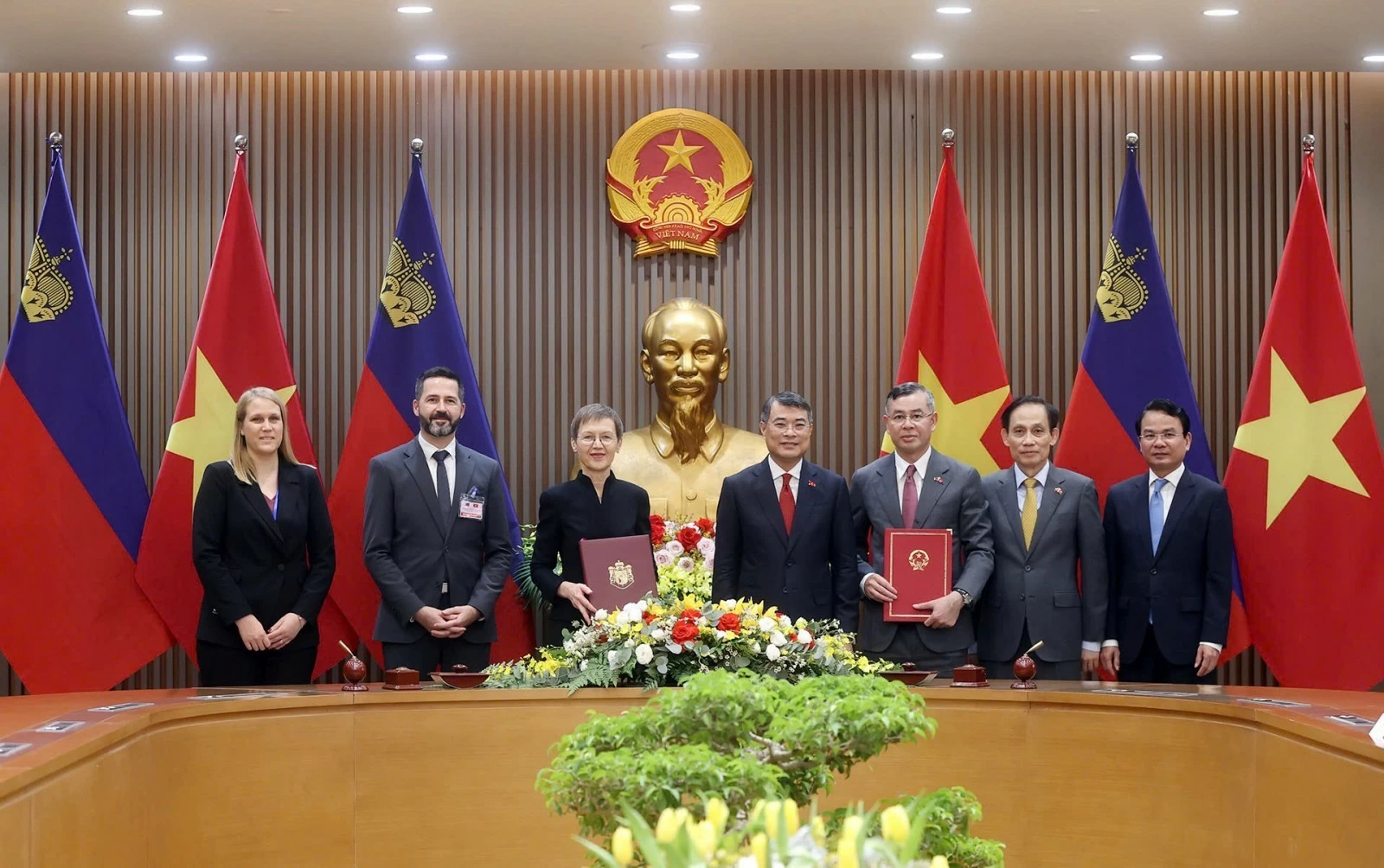 Việt Nam và Công quốc Lích-then-xtai-in ký Hiệp định tránh đánh thuế hai lần, thúc đẩy hợp tác kinh tế và đầu tư song phương Việt Nam và Công quốc Lích-then-xtai-in ký Hiệp định tránh đánh thuế hai lần, thúc đẩy hợp tác kinh tế và đầu tư song phương