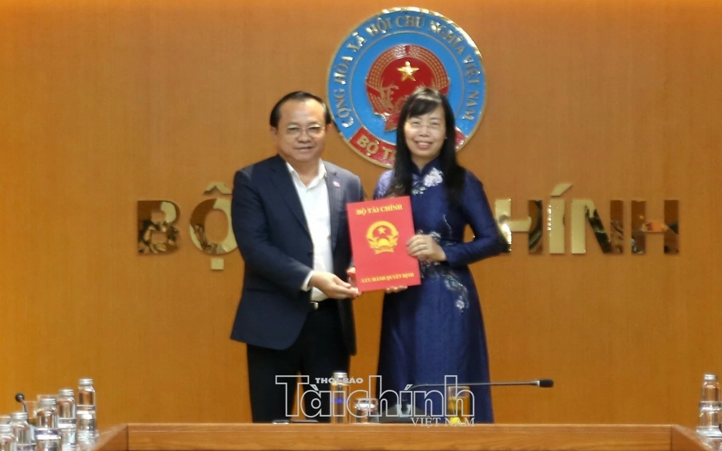 bo tai chinh trao quyet dinh bo nhiem pho cuc truong cuc quan ly giam sat bao hiem