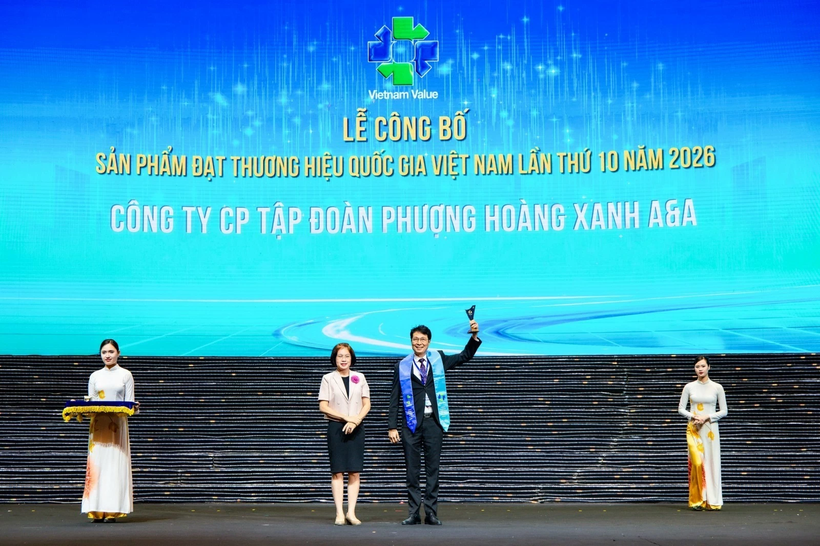 Phenikaa và Vicostone 5 lần liên tiếp đạt Thương hiệu Quốc gia Việt Nam Phenikaa và Vicostone 5 lần liên tiếp đạt Thương hiệu Quốc gia Việt Nam