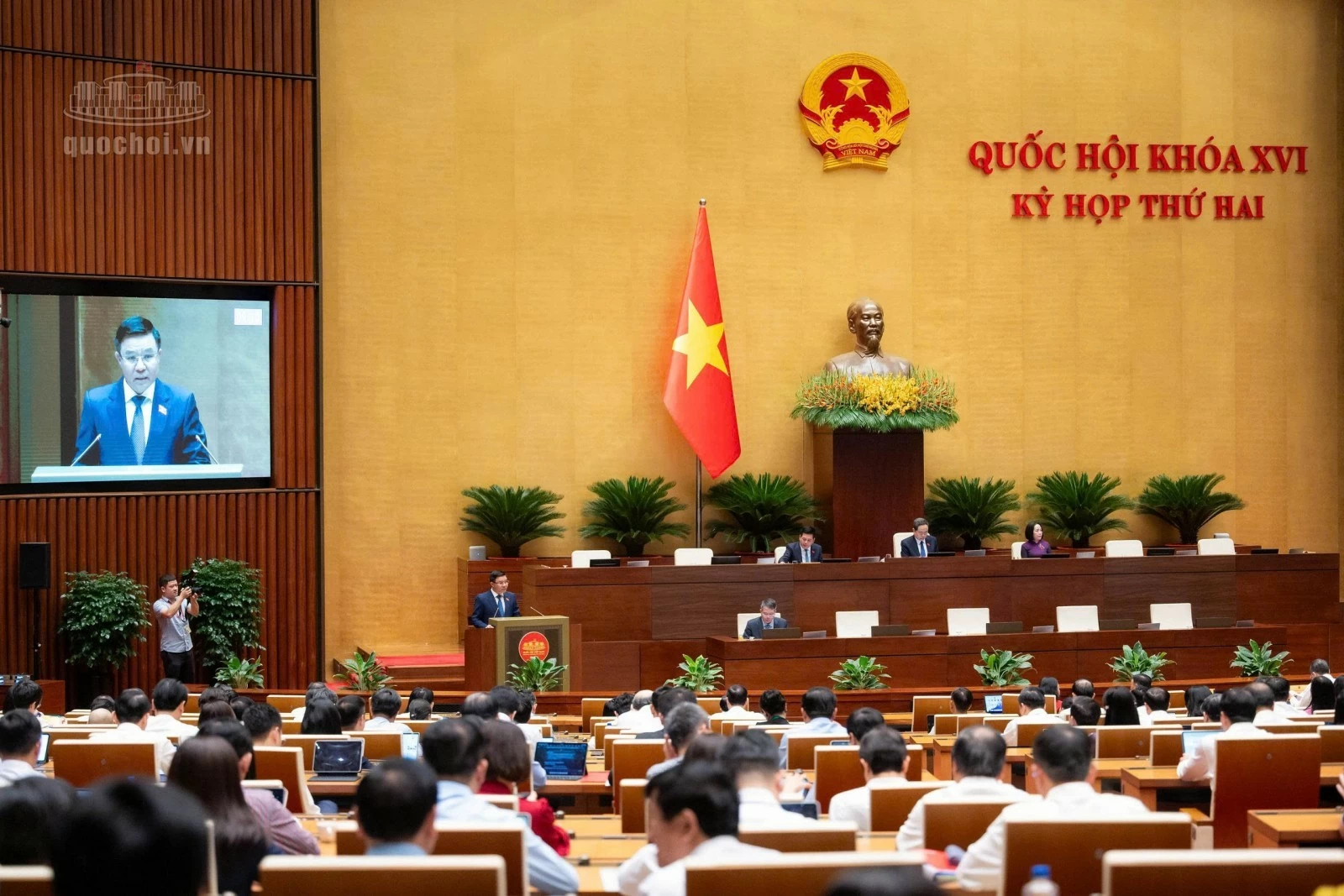 Xóa dần bù chéo giá điện, thu hút vốn tư nhân đầu tư lưới điện truyền tải