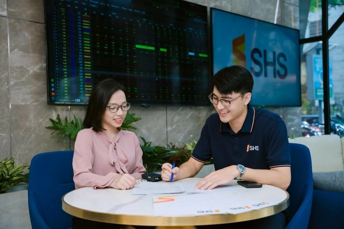 SHS: Doanh thu quý III tăng 23%, động lực tăng trưởng đến từ các trụ cột mới SHS: Doanh thu quý III tăng 23%, động lực tăng trưởng đến từ các trụ cột mới