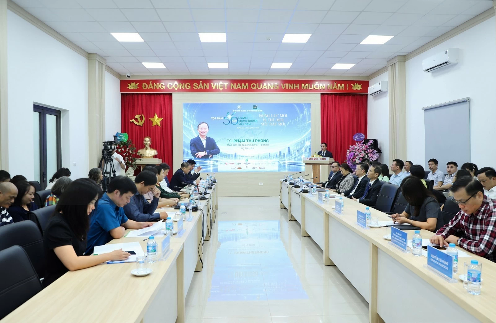 Thị trường chứng khoán Việt Nam: Từ dấu mốc nâng hạng đến động lực phát triển mới