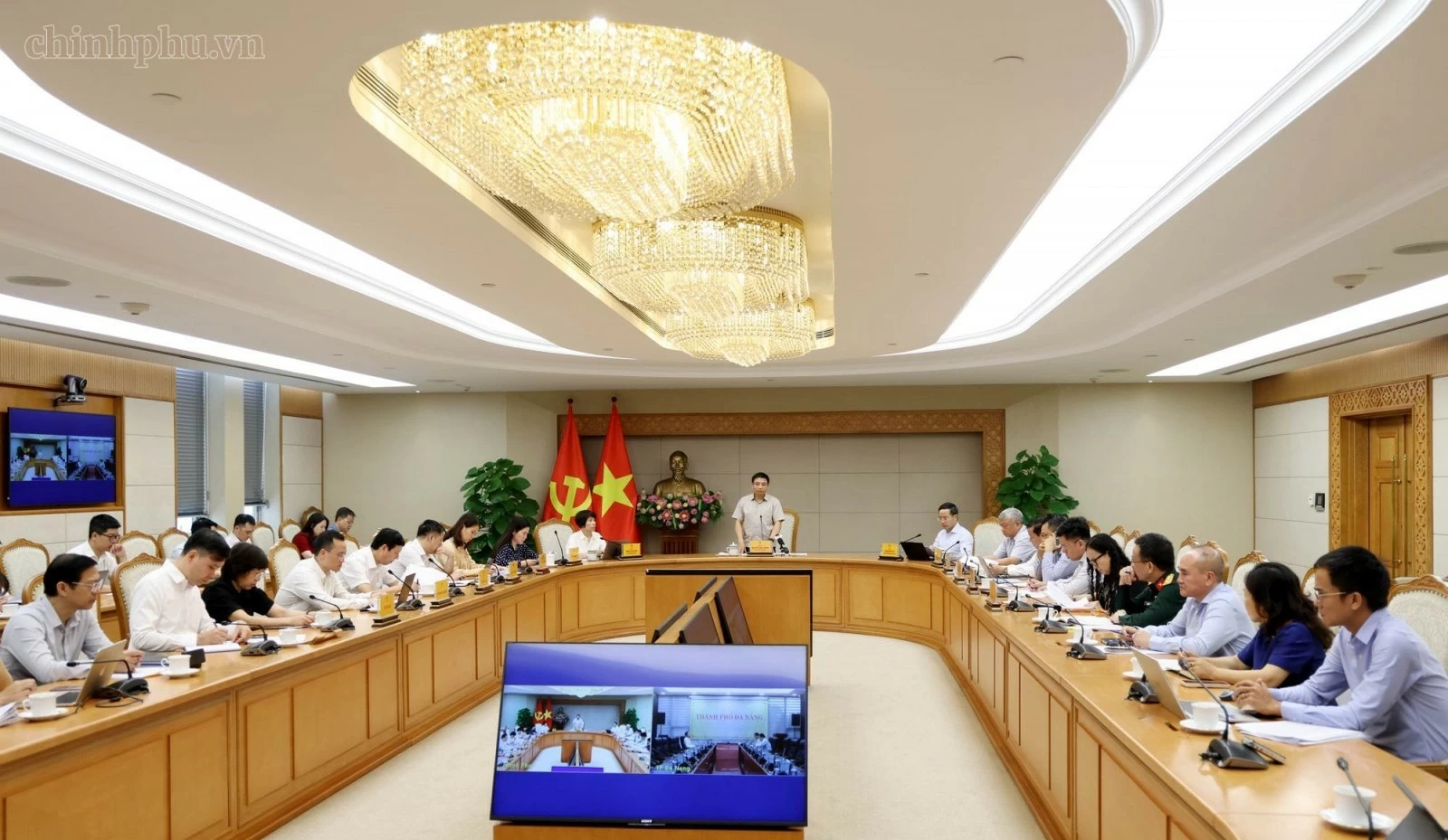 Phó Thủ tướng Nguyễn Văn Thắng: Đưa Trung tâm tài chính quốc tế đi vào vận hành thực chất, an toàn và hiệu quả Phó Thủ tướng Nguyễn Văn Thắng: Đưa Trung tâm tài chính quốc tế đi vào vận hành thực chất, an toàn và hiệu quả