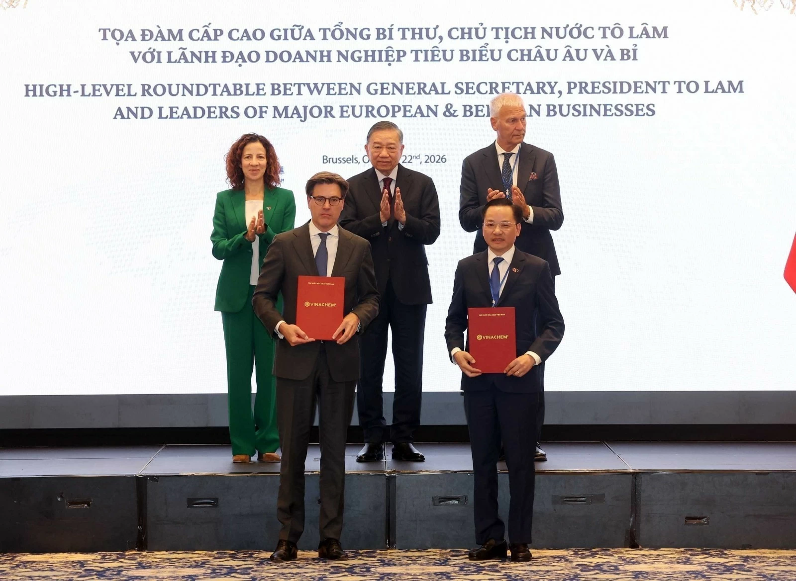 Vinachem và Air Liquide trao biên bản ghi nhớ hợp tác Vinachem và Air Liquide trao biên bản ghi nhớ hợp tác