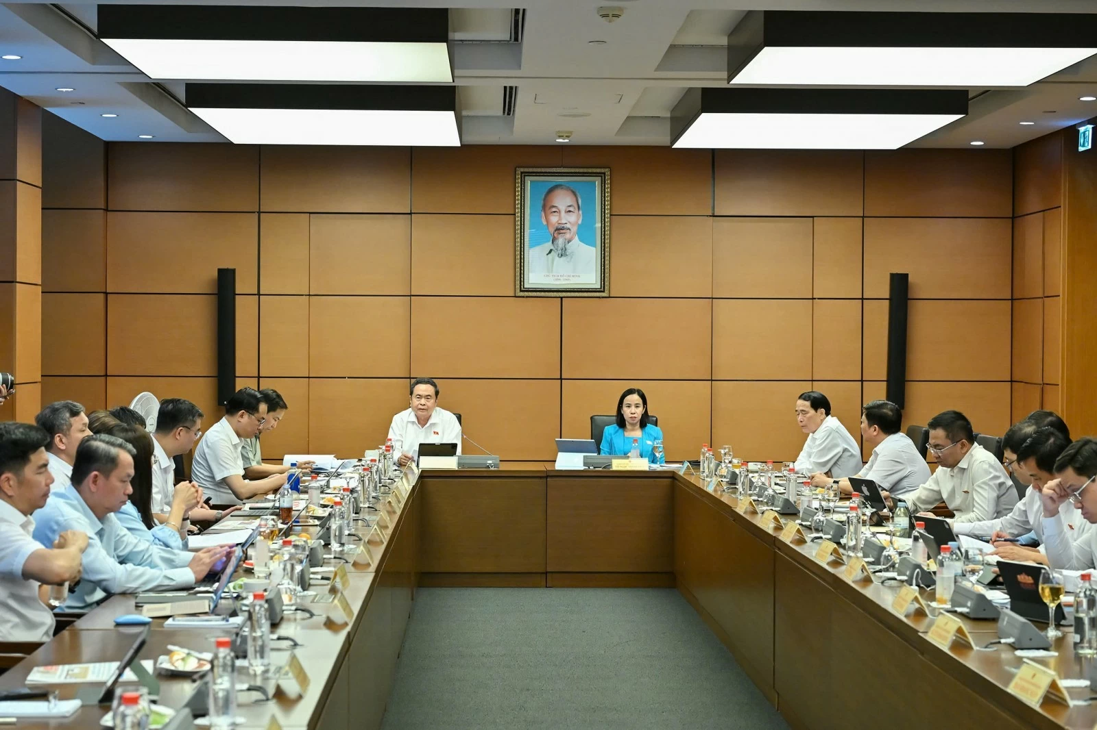 Chủ tịch Quốc hội: Rút gọn thủ tục không có nghĩa là rút gọn trách nhiệm Chủ tịch Quốc hội: Rút gọn thủ tục không có nghĩa là rút gọn trách nhiệm
