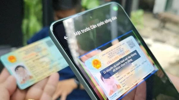 Từ CCCD đến smartphone: Cách công nghệ đang thay đổi trải nghiệm tài chính Từ CCCD đến smartphone: Cách công nghệ đang thay đổi trải nghiệm tài chính