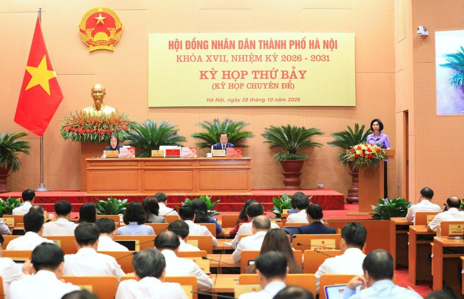 Hà Nội quyết liệt tháo gỡ điểm nghẽn, khơi thông nguồn lực phát triển Thủ đô Hà Nội quyết liệt tháo gỡ điểm nghẽn, khơi thông nguồn lực phát triển Thủ đô