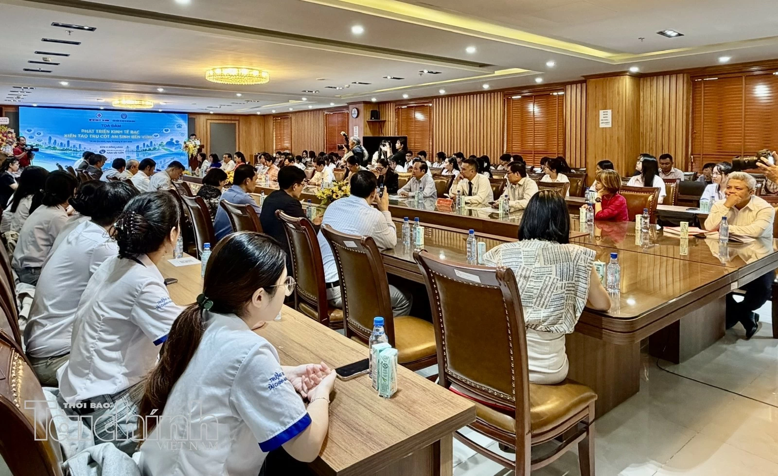 Kinh tế bạc mở hướng phát triển dịch vụ, củng cố an sinh cho người cao tuổi Kinh tế bạc mở hướng phát triển dịch vụ, củng cố an sinh cho người cao tuổi