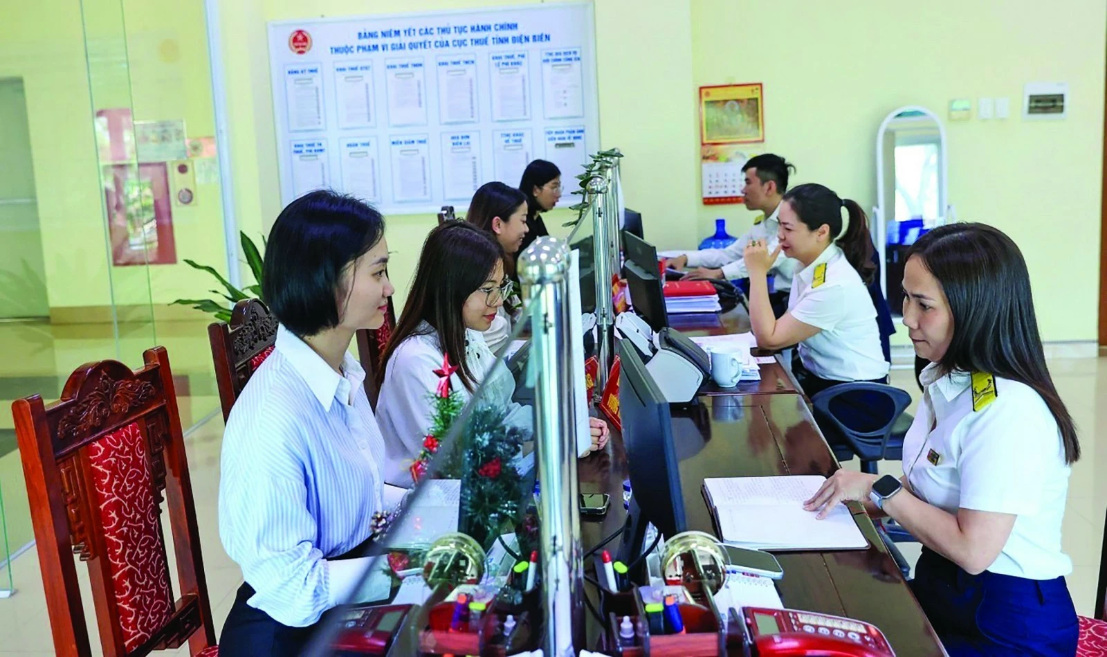 Cải cách thuế từ tư duy quản lý đến tinh thần đồng hành Cải cách thuế từ tư duy quản lý đến tinh thần đồng hành