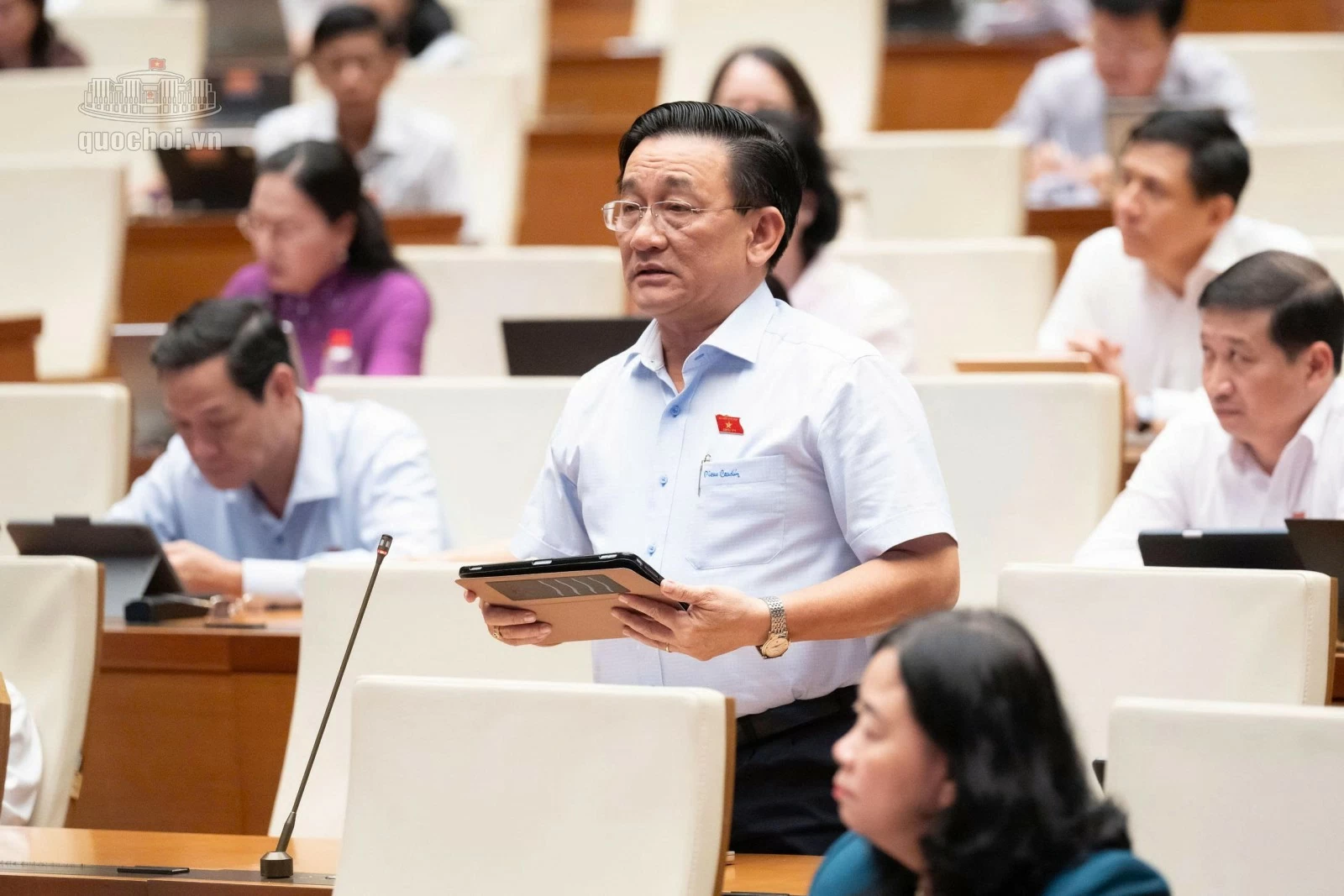 Đại biểu băn khoăn: Vốn ở đâu để đi đường dài?