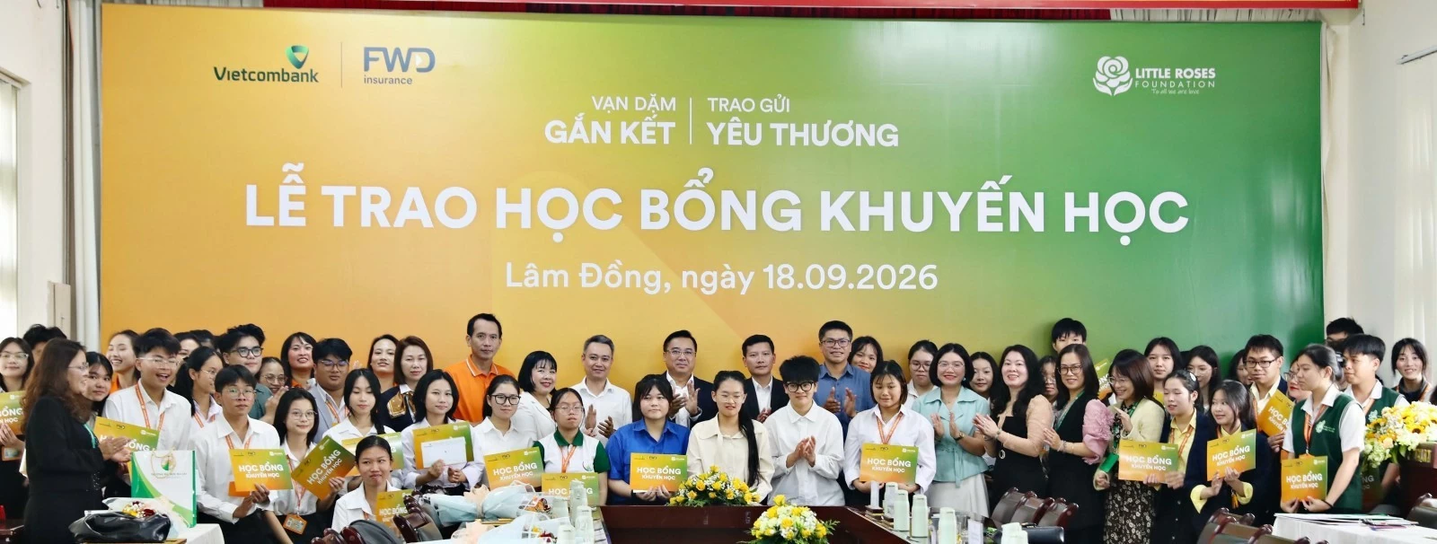 Vạn dặm gắn kết: Khi yêu thương được gửi trao bằng hành động thiết thực Vạn dặm gắn kết: Khi yêu thương được gửi trao bằng hành động thiết thực