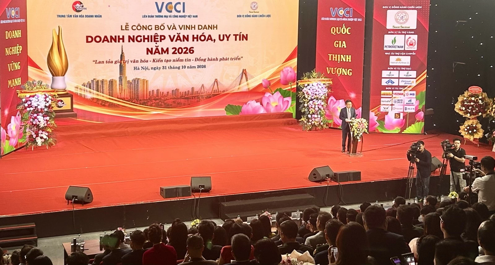Vinh danh 100 doanh nghiệp tiêu biểu về văn hóa kinh doanh và uy tín năm 2026