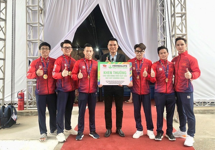 Herbalife Việt Nam thưởng nóng cho 30 Huy chương Vàng đầu tiên của Đoàn Thể thao Việt Nam tại SEA Games 31