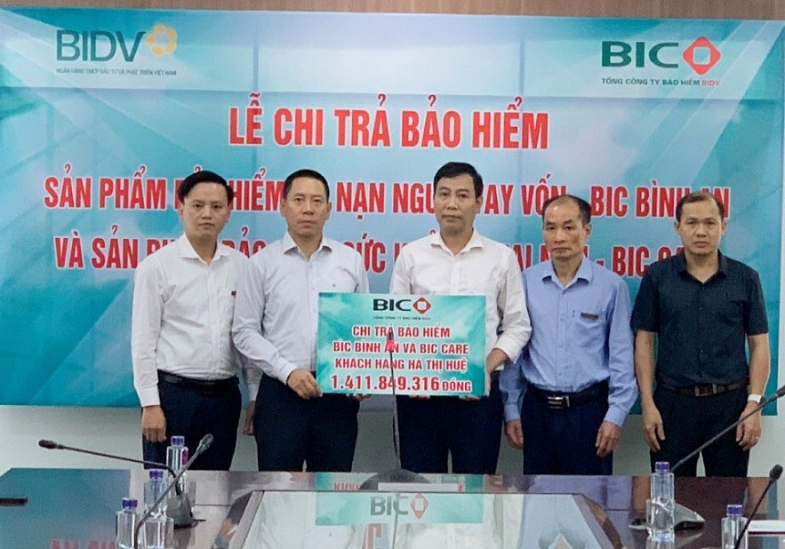 BIC chi trả hơn 1,4 tỷ đồng quyền lợi bảo hiểm cho cán bộ BIDV Hà Giang