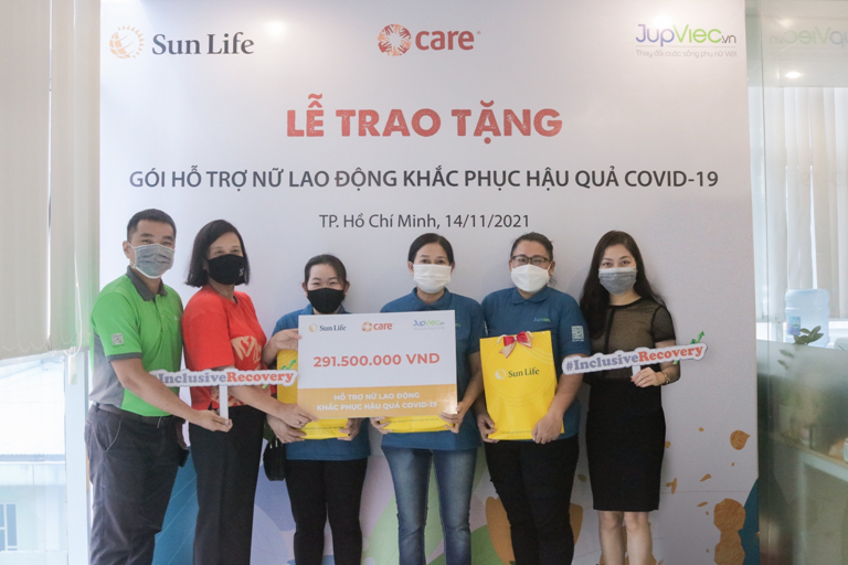 Sun Life Việt Nam triển khai gói hỗ trợ trị giá gần 300 triệu đồng dành cho lao động giúp việc tại TP. Hồ Chí Minh