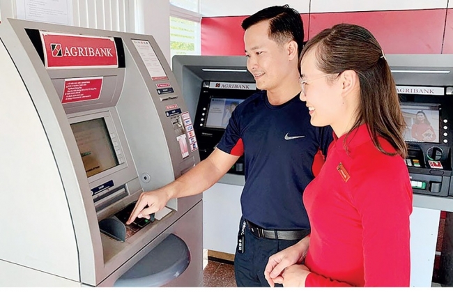 agribank tich cuc trien khai cac san pham the dich vu ngan hang theo huong so hoa