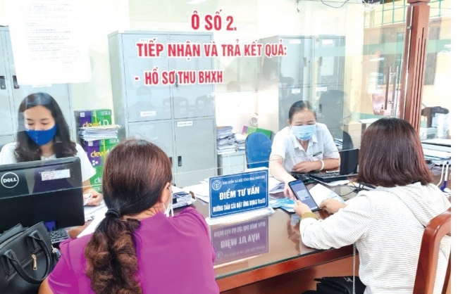 Lấy người dân và doanh nghiệp  là trung tâm phục vụ