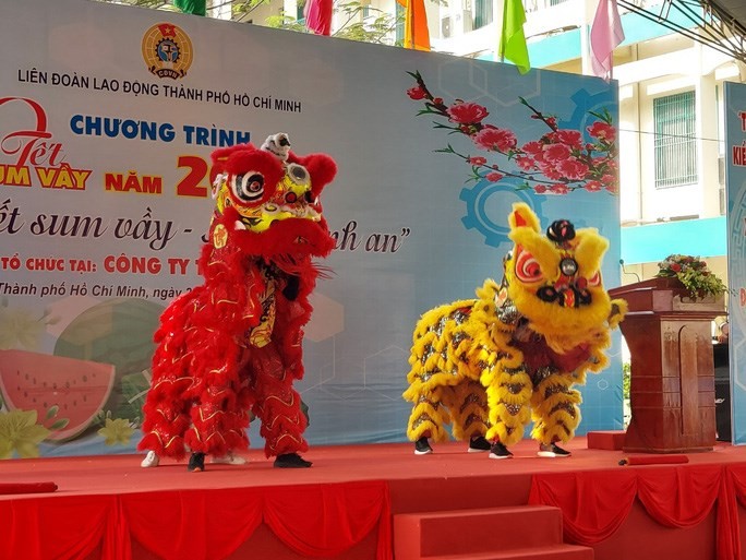 Mang Tết đến cho người nghèo