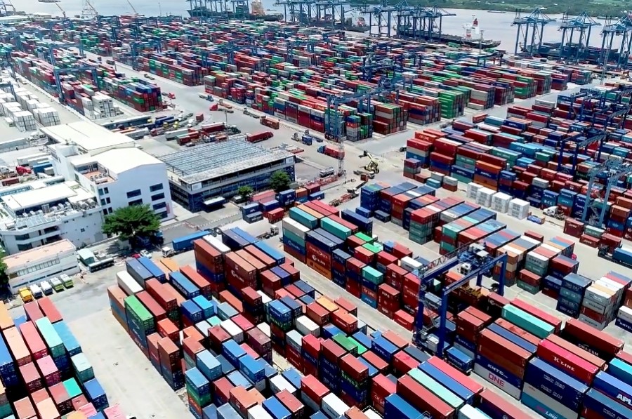 Container tồn bãi tại cảng Cát Lái, TP. Thủ Đức. Ảnh Đỗ Doãn