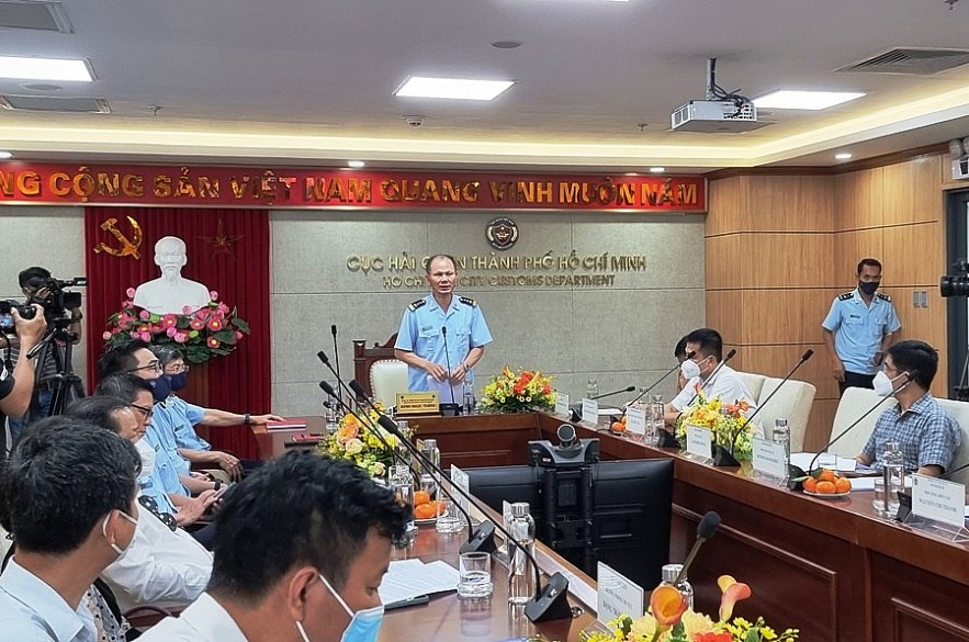 Ông Đinh Ngọc Thắng - Cục trưởng Cục Hải quan TP. Hồ Chí Minh chia sẻ hoạt động công tác năm 2022 với báo giới. Ảnh Đỗ Doãn