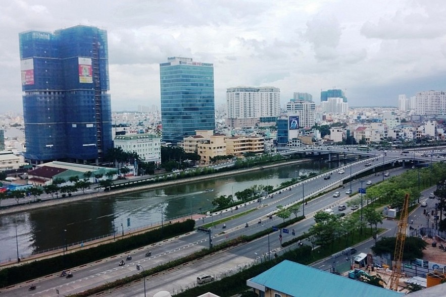 Thị trường bất động sản TP. Hồ Chí Minh đang khan hiếm dự án căn hộ giá thấp. Ảnh Đỗ Doãn