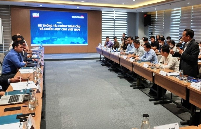 Tìm giải pháp ứng phó trước bất ổn tài chính toàn cầu