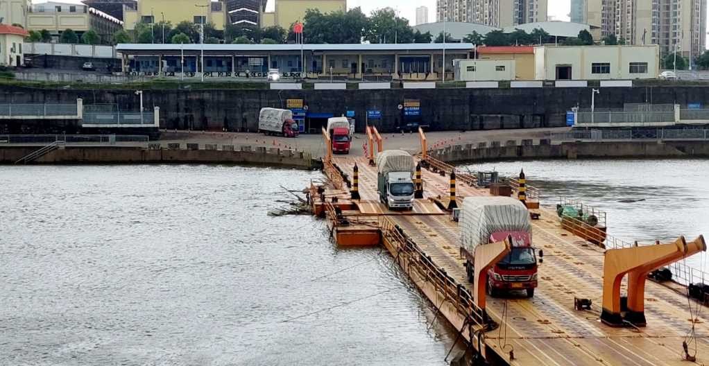 Quảng Ninh: Chính thức thông quan trở lại Lối mở cầu phao tạm Km3+4 Hải Yên