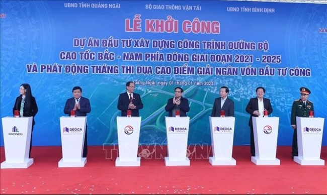 Thủ tướng Phạm Minh Chính phát lệnh khởi công đồng loạt 12 dự án đường bộ cao tốc Bắc - Nam