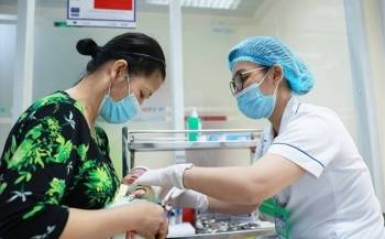 Tăng phụ cấp ưu đãi theo nghề đối với viên chức y tế dự phòng, y tế cơ sở