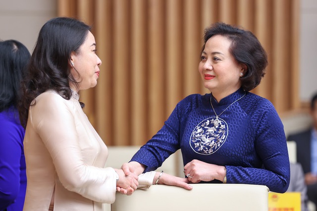 Thủ tướng gặp mặt đại diện nữ lãnh đạo, quản lý các cơ quan Trung ương ...