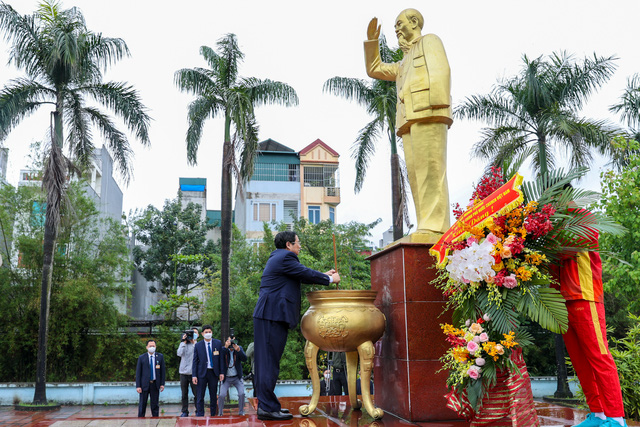 Thủ tướng động viên đoàn thể thao Việt Nam, kiểm tra công tác chuẩn bị SEA Games 31