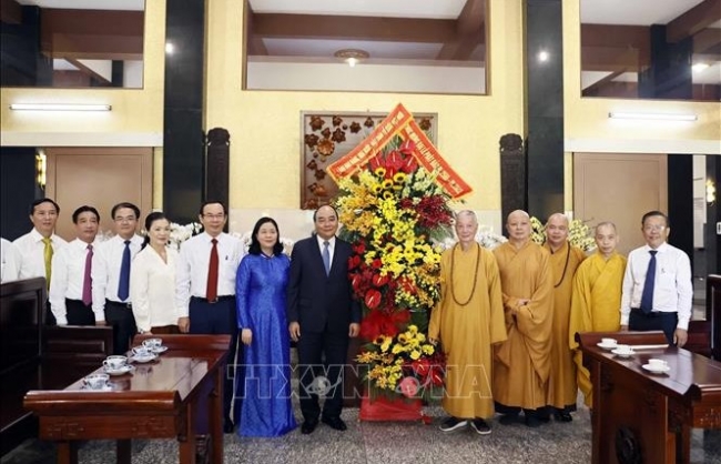 Chủ tịch nước chúc mừng chức sắc Giáo hội Phật giáo Việt Nam tại TP. Hồ Chí Minh