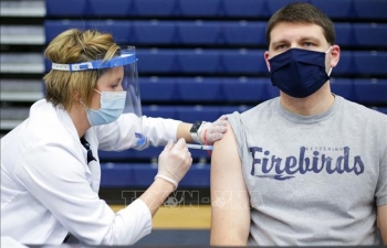 Kháng thể suy giảm sau khi tiêm mũi nhắc lại vaccine ngừa COVID-19