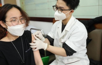 Dịch diễn biến phức tạp, Bộ Y tế hướng dẫn mới nhất về thời gian tiêm mũi 3, mũi 4